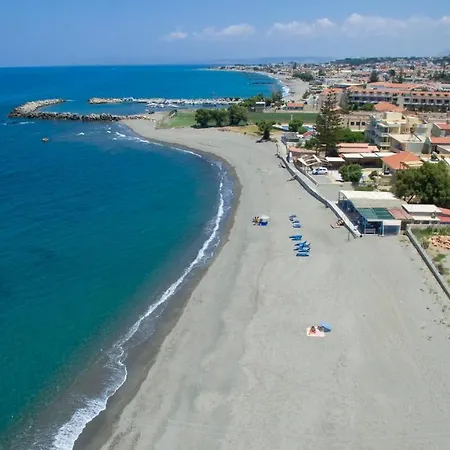 Linda Platanias Platanias (Crete)