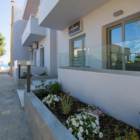 Linda Platanias Platanias (Crete)