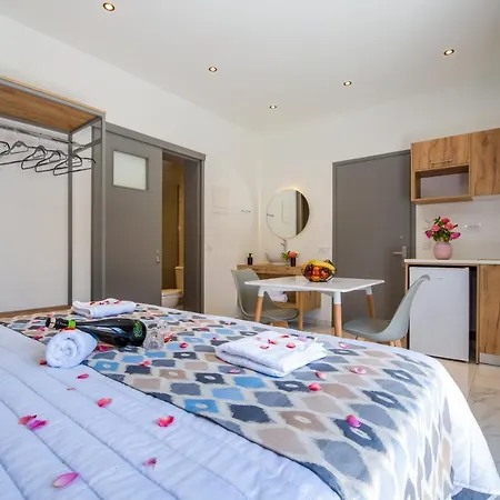 Apartment Linda Platanias
